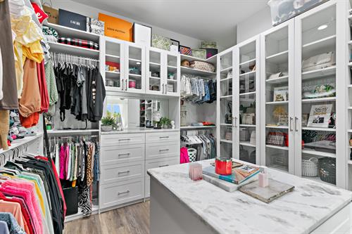 WALK IN CLOSETS 