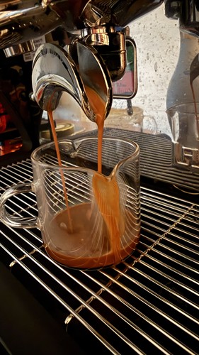 La Spaziale espresso machine pulling delicious espresso shots