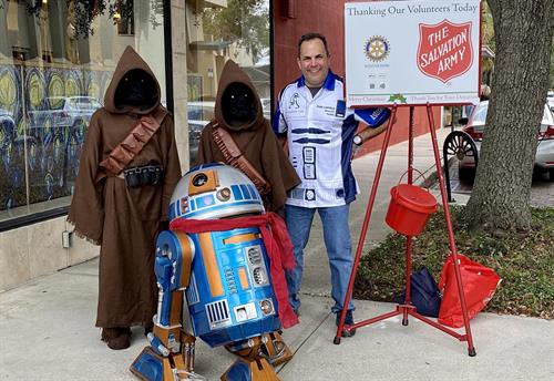 Winter Park Rotarian Pete Lemieux rings bell for Salvation Army