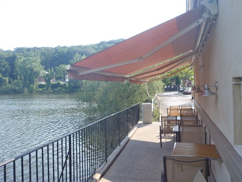 Gallery Image Outdoor_Seating.JPG