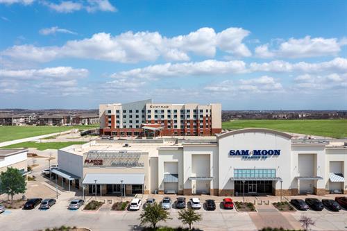 Gallery Image Hyatt_Place_Fort_Worth_North_Drone_Exterior_with_Shopping.jpg