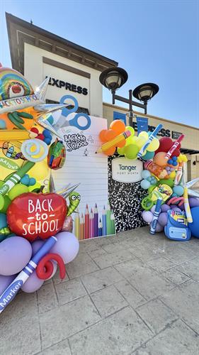 Balloons + Custome Backdrops Tanger Back to School