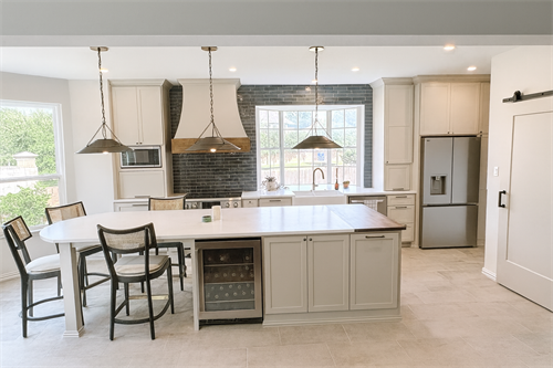Gallery Image Kitchen_Straight_On.png