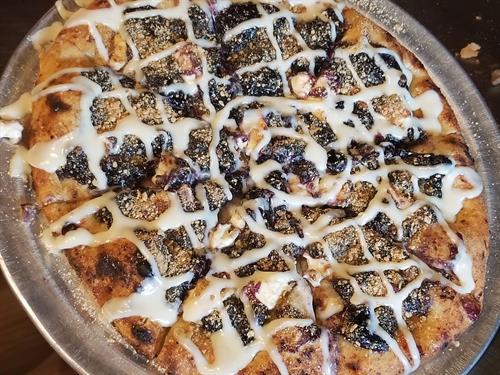 The Blueberry Cobbler Dessert Pizza