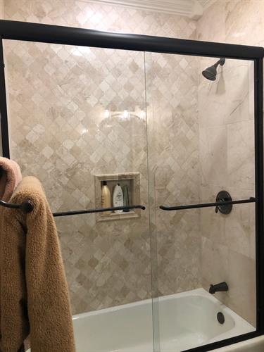 Semi-Frameless shower