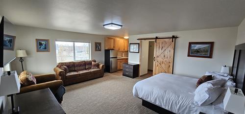 Executive King Suite with view of Denali