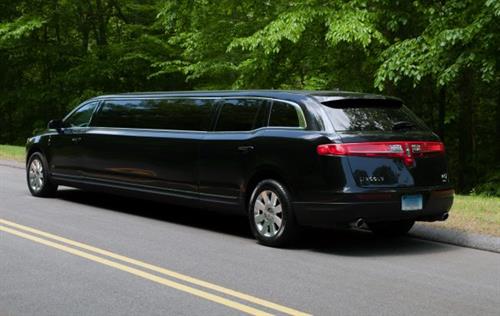 8 passanger limousine 