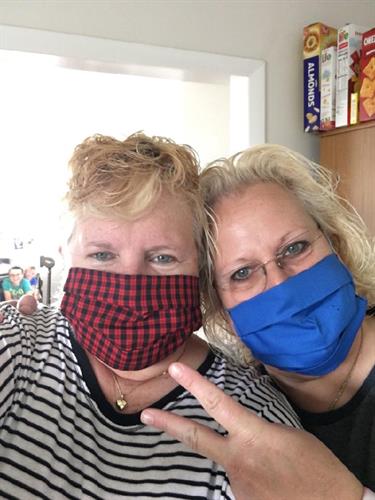 Gallery Image Donna_and_Tammy_with_masks.jpeg