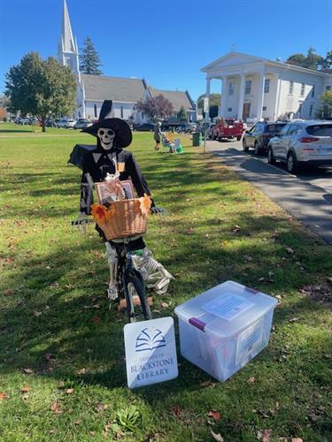 Friends supports Scarecrows on the Green - Fall 2023