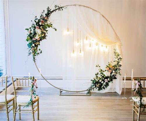 Circle Arch w/ floral or balloons