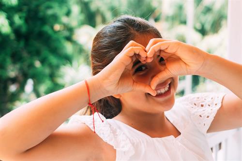 Gallery Image Girl_with_heart_hands_5.jpg Gallery Image Girl_with_heart_hands_5.jpg