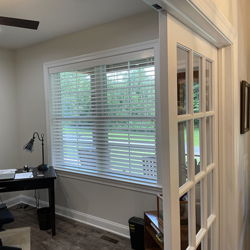 2.5" White Wood Blind