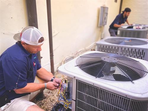 As the chill sets in, staying warm becomes essential. Cool Breeze, Inc. is here to make sure your heating system is ready to handle the cold. Whether you need maintenance, repairs, or a brand-new system, our team is just a call away!