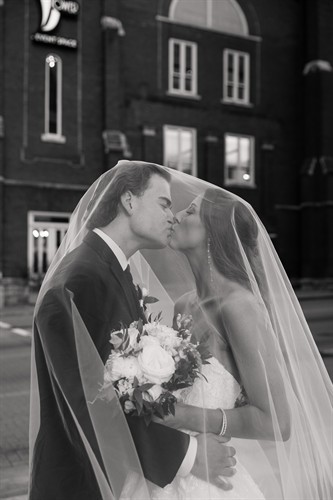 Gallery Image Bryant-Studio-Veil-Wedding-Photographer-2Y3A0095-2.jpg