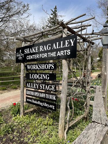 Gallery Image 2022p2_calendar_sign.JPG