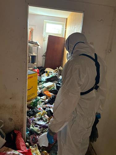 Specialise in Hoarders and Drug Den Clearance