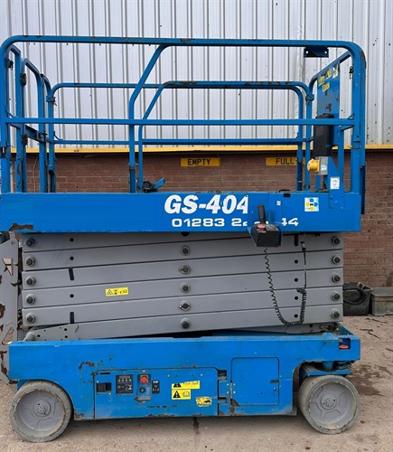 Gallery Image GS4047-_7528-_Genie_electric_scissor_lift_YOM_2013_(2).jpg