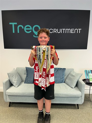 Gallery Image Dylan_1.jpg