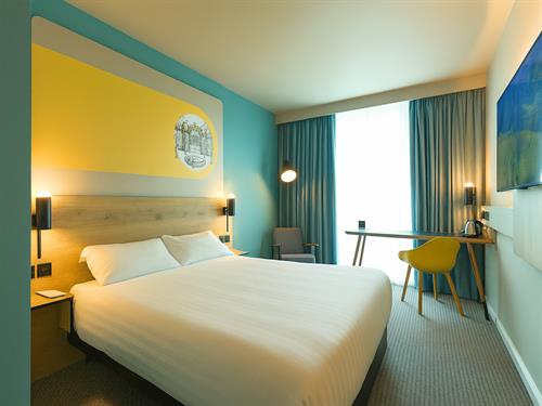 Gallery Image hotel_warrington_6506_double-room_2.jpg