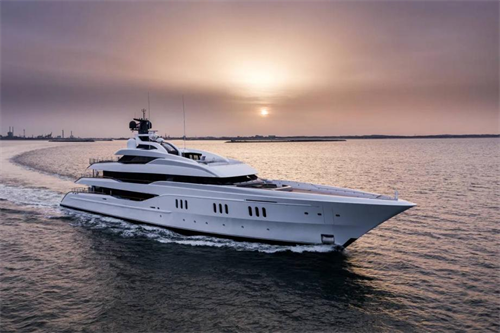 Luxury deserves healthier air. Yachts are enclosed environments where humidity, odours, VOCs and airborne contaminants can build up. SanitexAir helps improve indoor air quality by reducing odours, airborne pollutants and common allergens, creating a fresher, more comfortable environment for owners, guests and crew. High humidity and temperature changes can contribute to indoor air quality challenges on marine vessels.