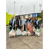 Shopping centre team clean up local area 