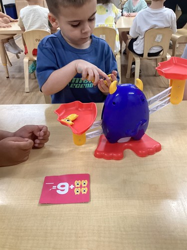 Gallery Image PReschool_STEAM_BEACH_week_elmhurst_premier.jpg