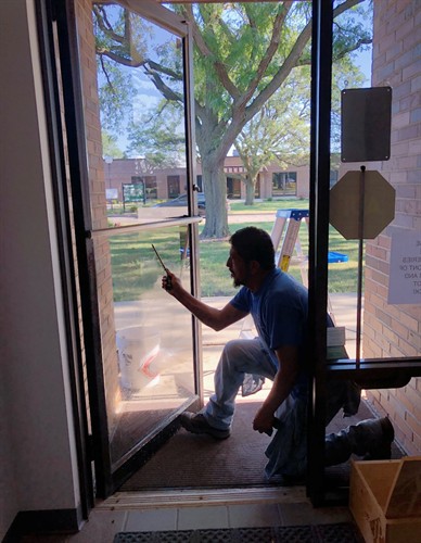 LA MCMAHON WINDOW WASHING 1-800-820-6155