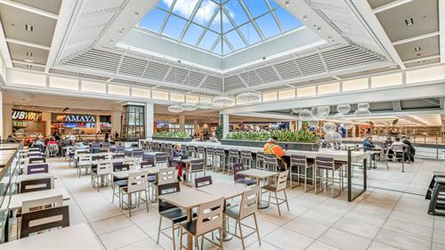 St. Laurent Food Court Seating