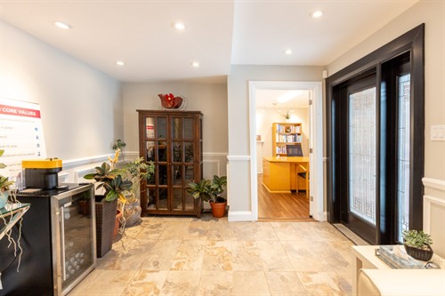 Gallery Image auger_hollingsworth_lounge_area_woodroofe.JPG