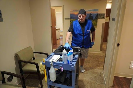 Gallery Image crew_2.jpg