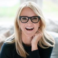 Mel Robbins to headline 2022 Women Connect Celebration