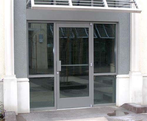 Pivot hinge Pivot hinge
