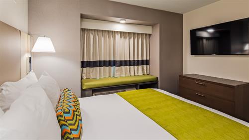 EXECUTIVE QUEEN SUITE KITCHENETTE EXECUTIVE QUEEN SUITE KITCHENETTE