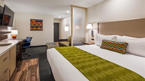 STUDIO KING SUITE WITH WET BAR STUDIO KING SUITE WITH WET BAR