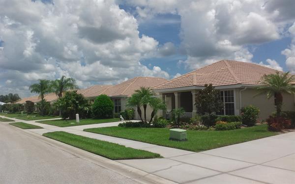 Venice HOA Community Soft Wash Tile Roof Cleaning