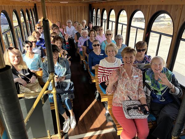 Guests enjoying our Venice Circus History tour with Bob
