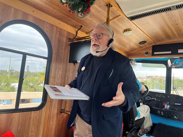Bob leading the Venice Circus Tour