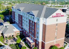 Gallery Image commercial_hotel_shingle_roof.jpg