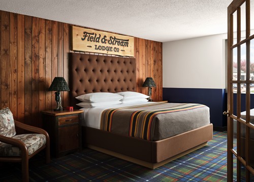 Gallery Image FieldandStreamLodgeCo_Bozeman_GallatinSuite_Credit_David_Mitchell.jpg