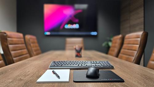 Gallery Image web-express-conference-table_lg.jpg