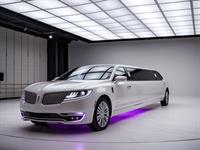 Gallery Image lincoln-mkt-limo-rental(1).jpg