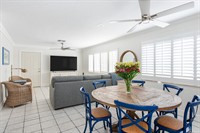 Mariner's Landing living and dingin room.