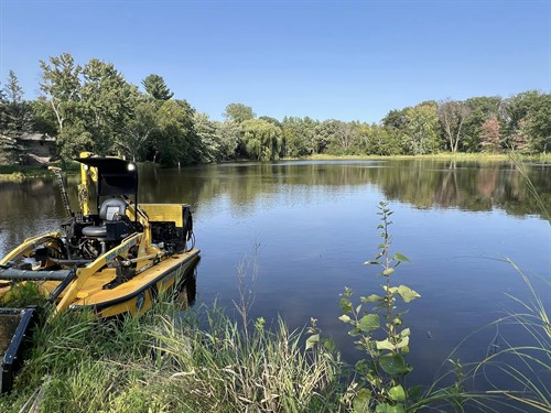 Gallery Image Boat_at_Dellwood_pond.jpg