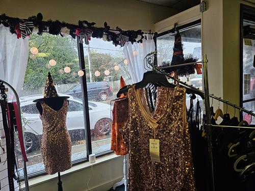 Gallery Image Threads_Inside.jpg Gallery Image Threads_Inside.jpg