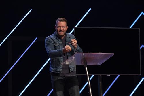 Gallery Image 7254_sermon_Jason_talking.jpg Gallery Image 7254_sermon_Jason_talking.jpg
