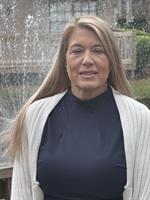 Carie, Customer Service Representative 