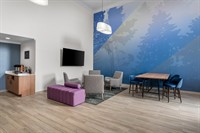 Gallery Image AR352Lobby2.jpg