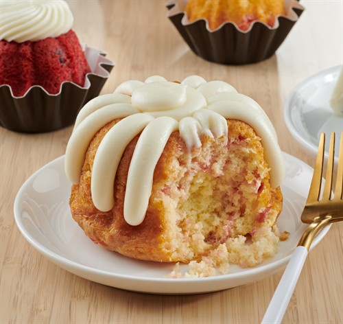 Gallery Image white_chocolate_raspberry_bundtlet.jpg
