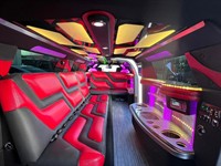Gallery Image chrysler-300-limo-interior.jpg