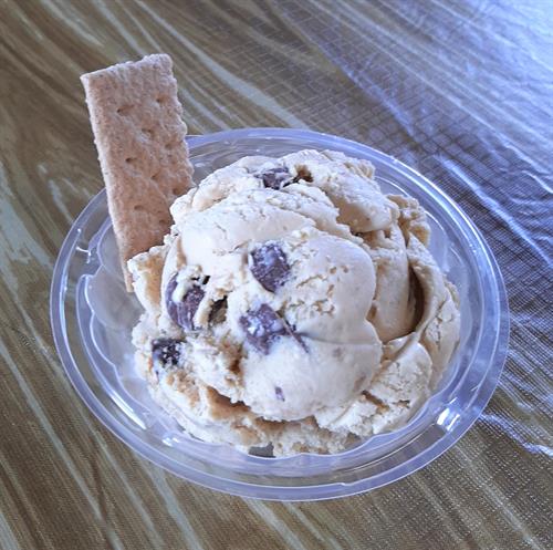 Hard ice cream, sundaes, milkshakes & floats in our year round ice cream parlor